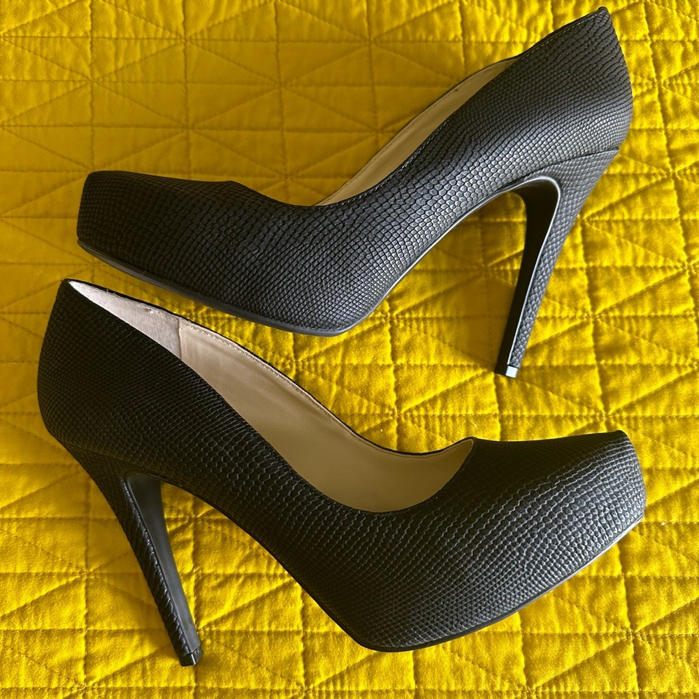 NWT Jessica Simpson Parisah Black Pumps - Size 9M